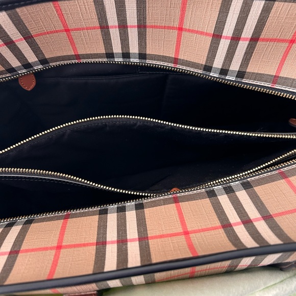 NWT! 67% off SALE!! Authentic Burberry Vintage Check Diaper Tote Bag - Picture 4 of 16
